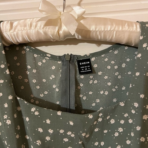 SHEIN floral square neck dress - Picture 4 of 4